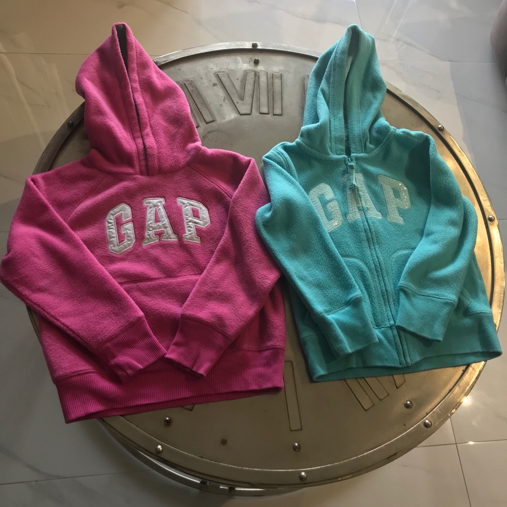 bundle of (6-7) S Gap jackets